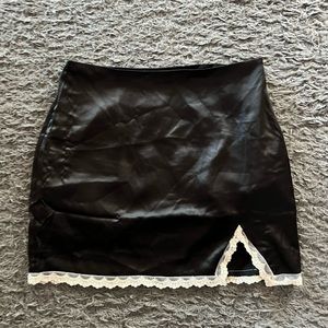 Adika silky feeling skirt